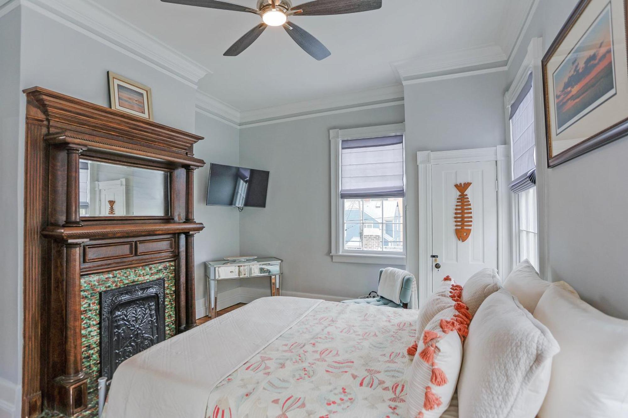 Oglethorpe Apartment