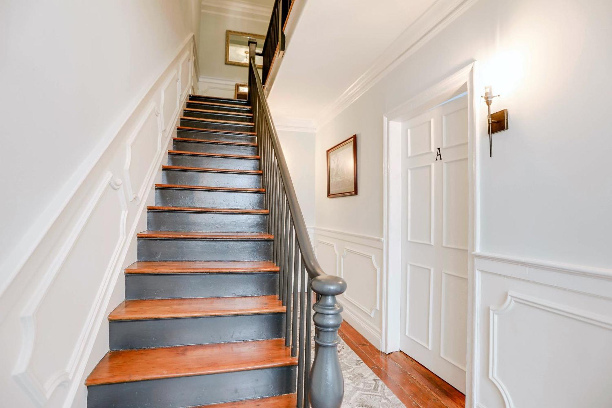Oglethorpe Apartment