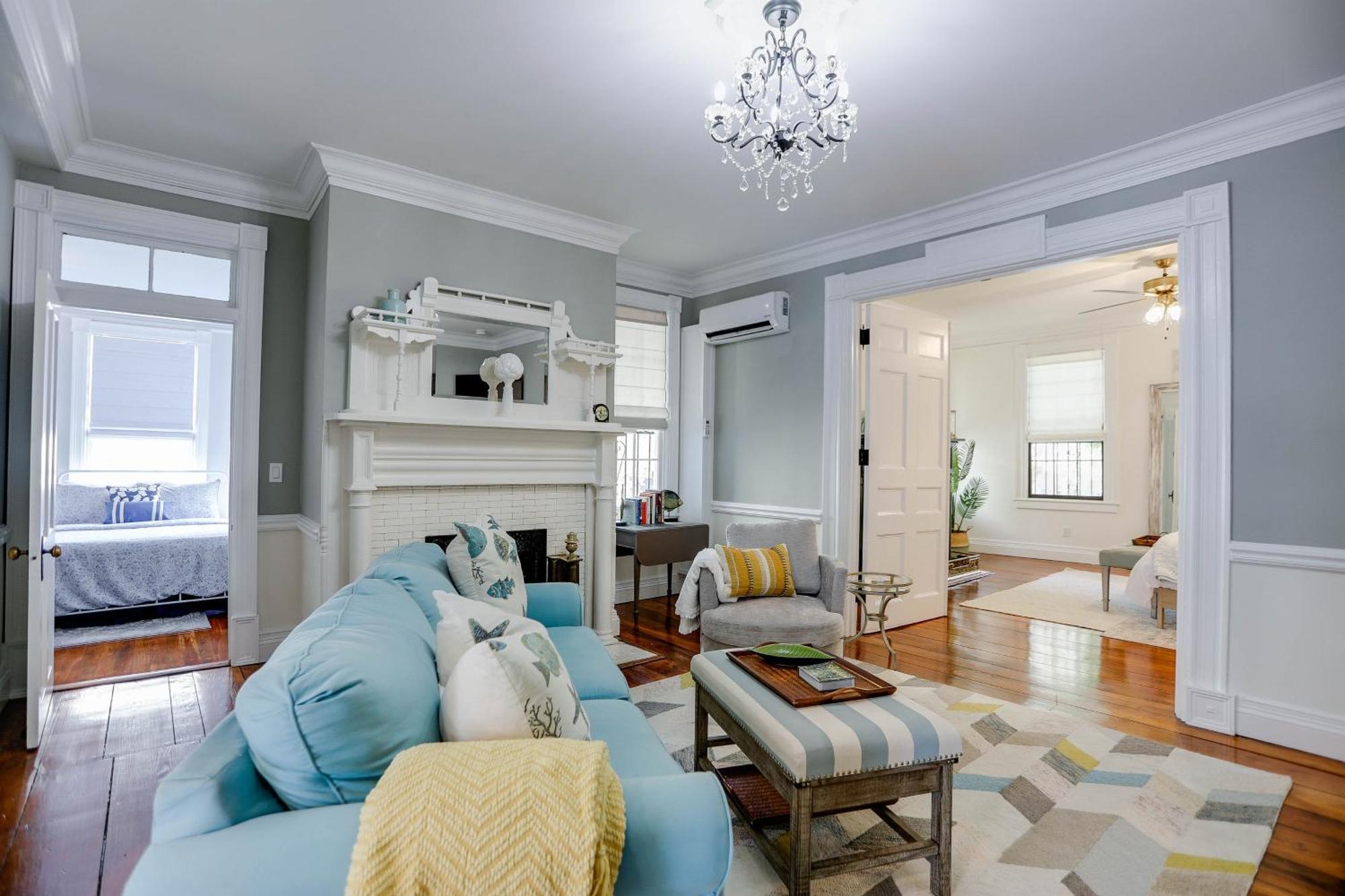 Oglethorpe Apartment