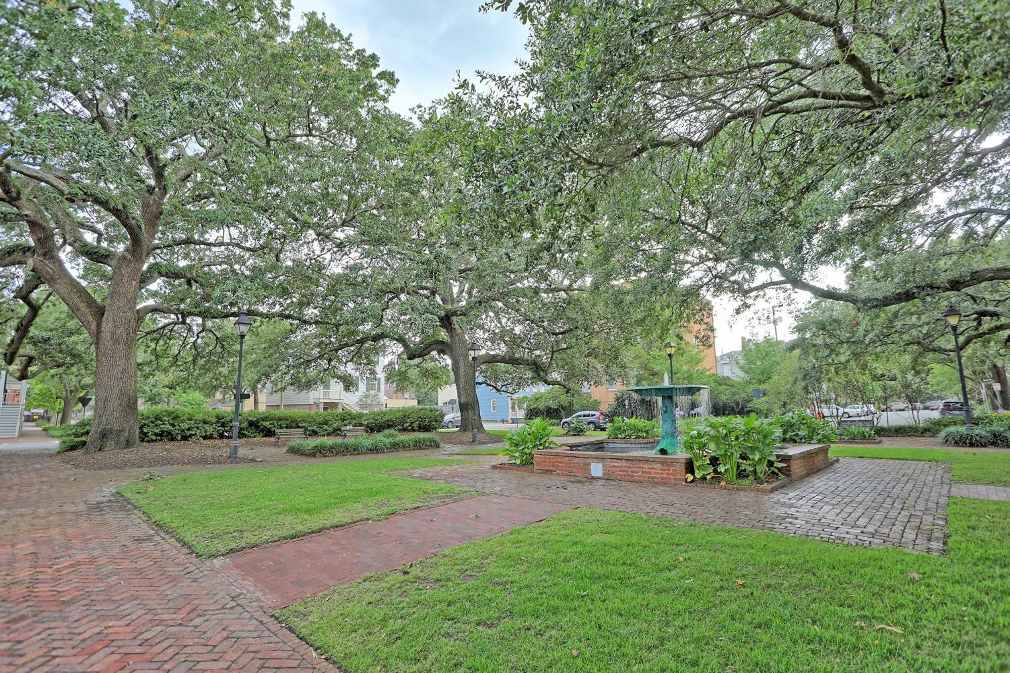 Oglethorpe Apartment