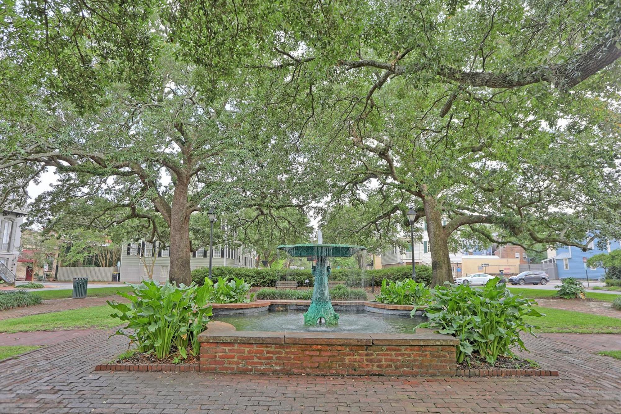 Oglethorpe Apartment *