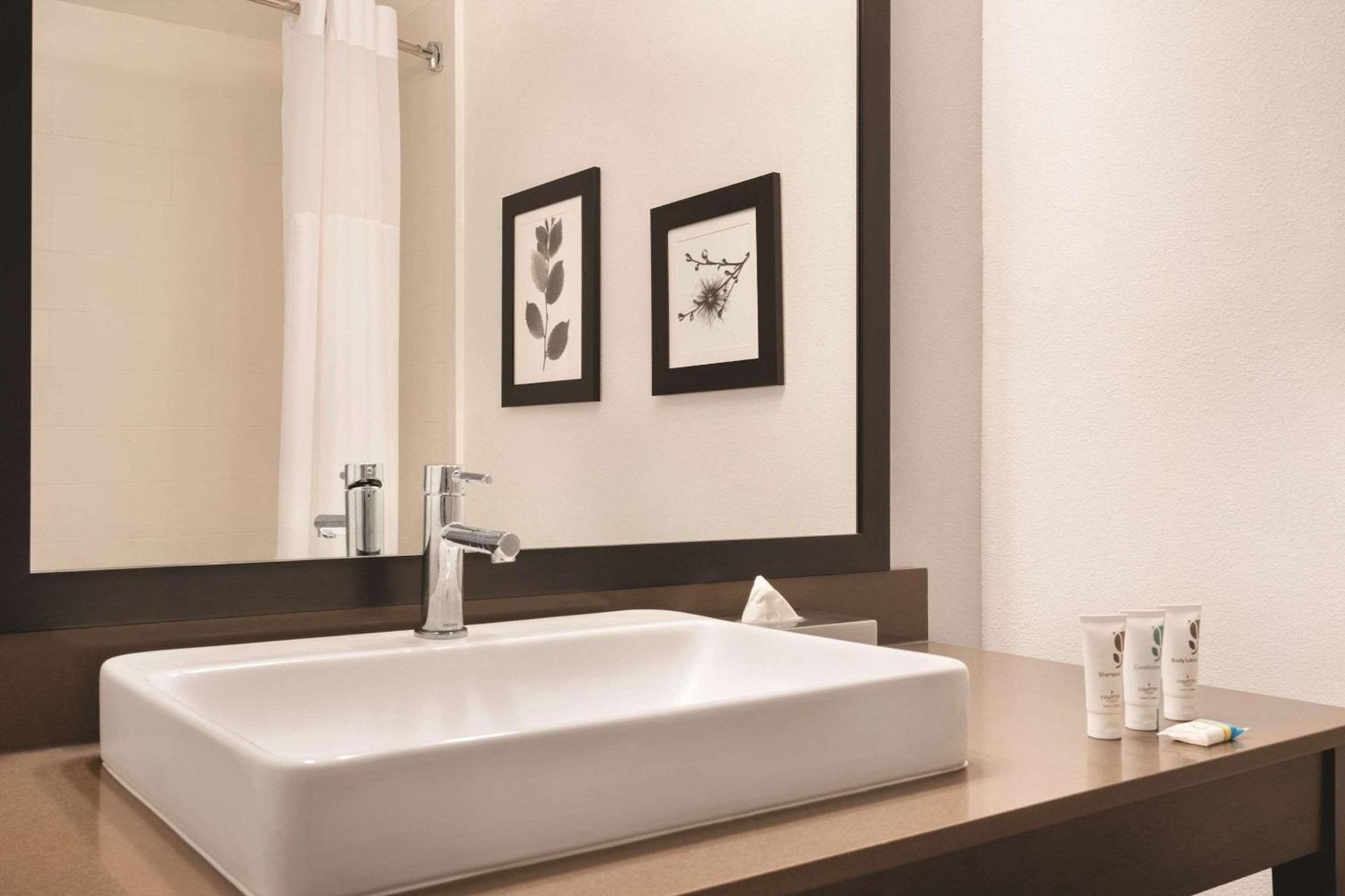 Country & By Radisson, Midtown, Ga Hotel 3*