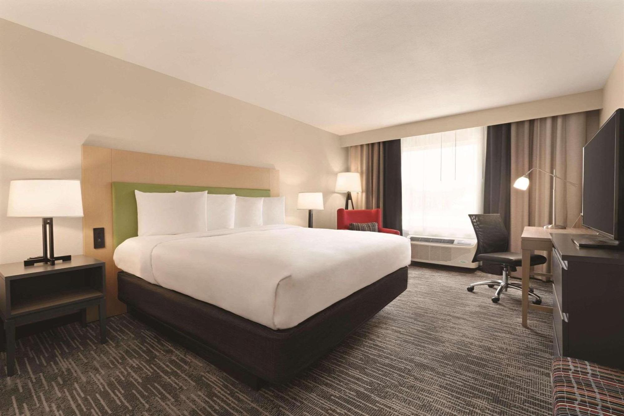 Country & By Radisson, Midtown, Ga Hotel