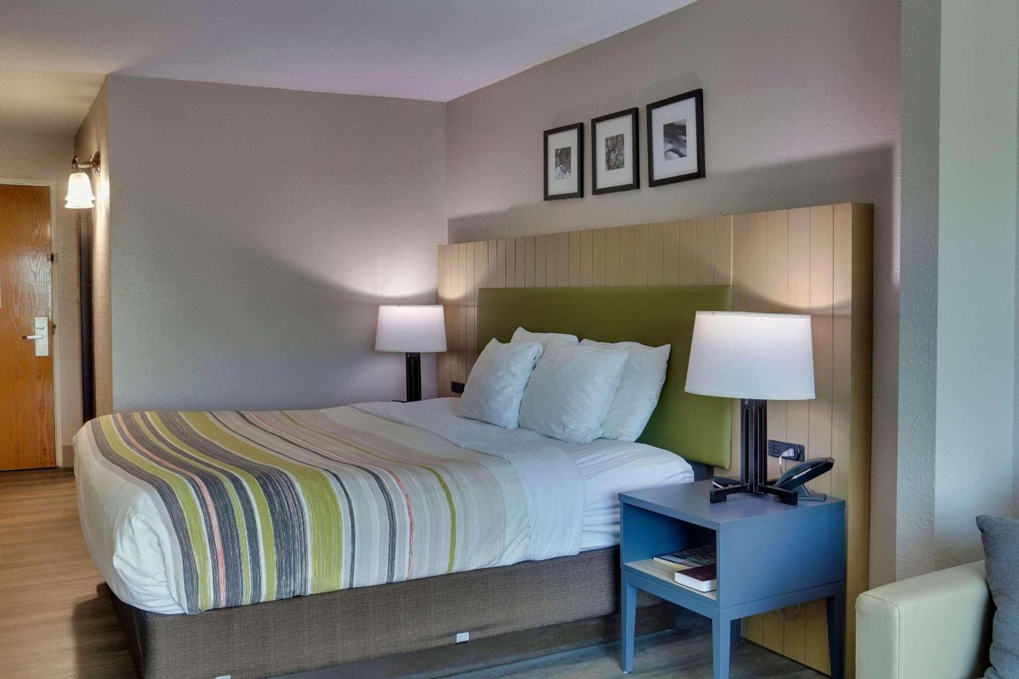 Country & By Radisson, Gateway, Ga Hotel 3*
