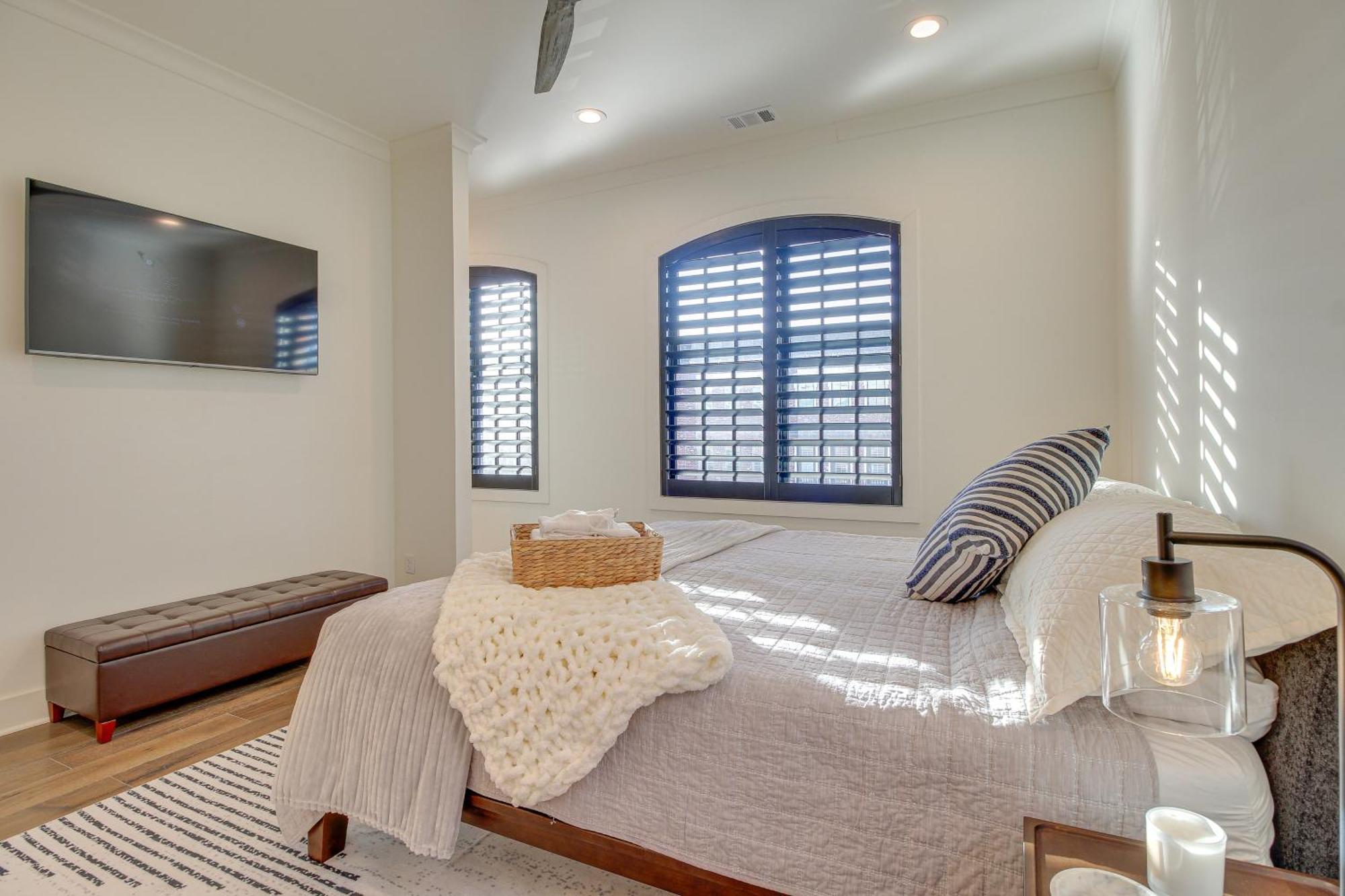 Luxe Townhome 1 Mi To Historic District Holiday home *