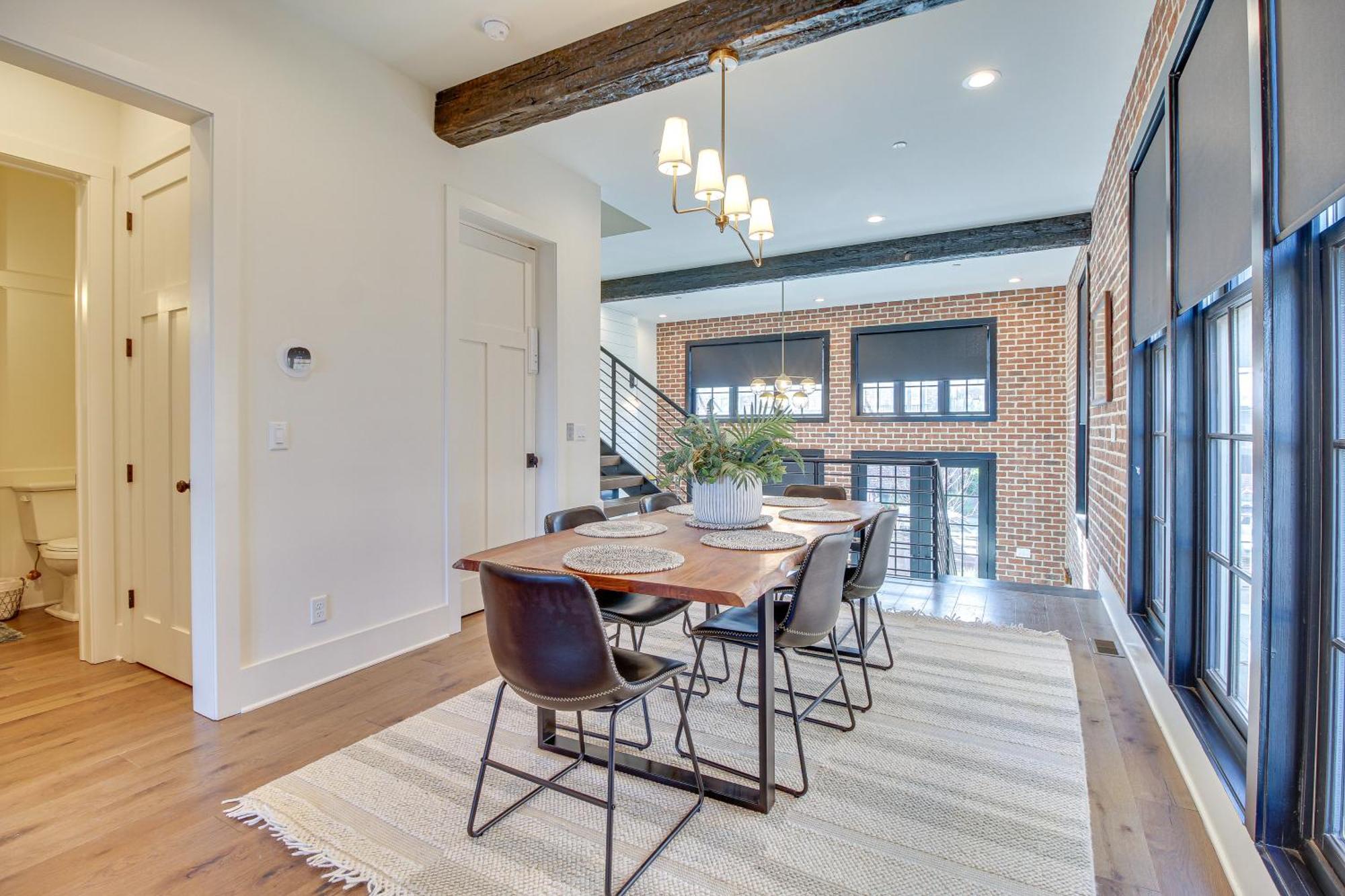 Luxe Townhome 1 Mi To Historic District Holiday home