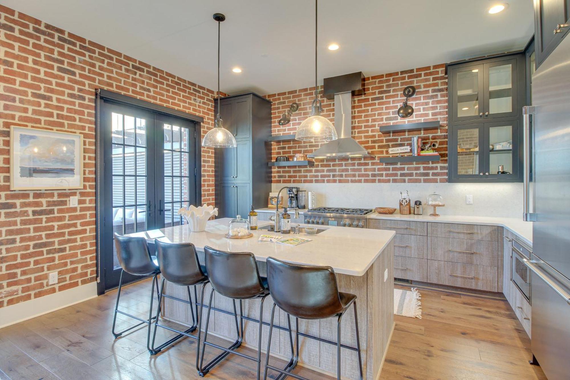 Holiday home Luxe Townhome 1 Mi To Historic District