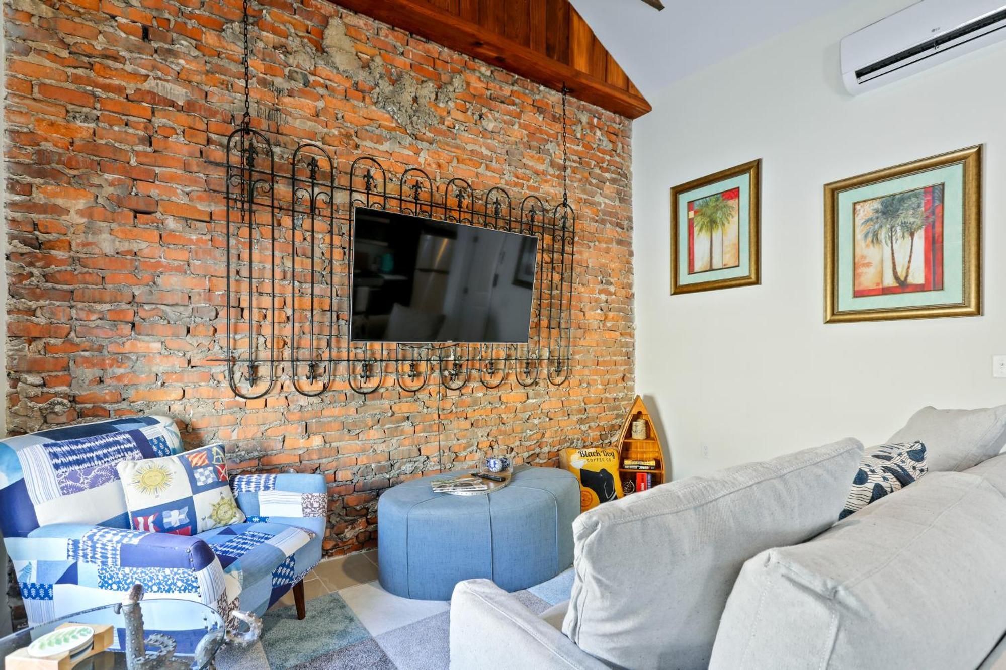 New! Historic 1bed/1bath Steps To River St! * Savannah