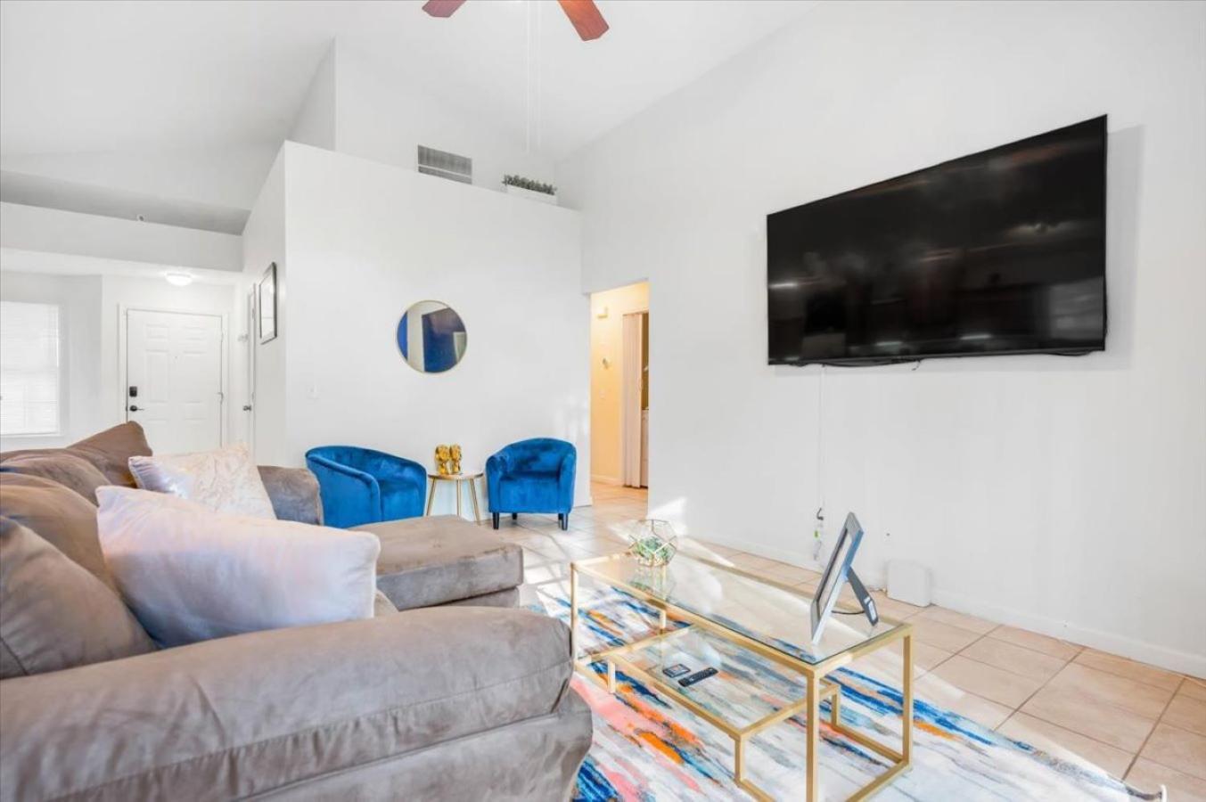 Private Backyard - Gaming Arcade - Free Parking - Family *