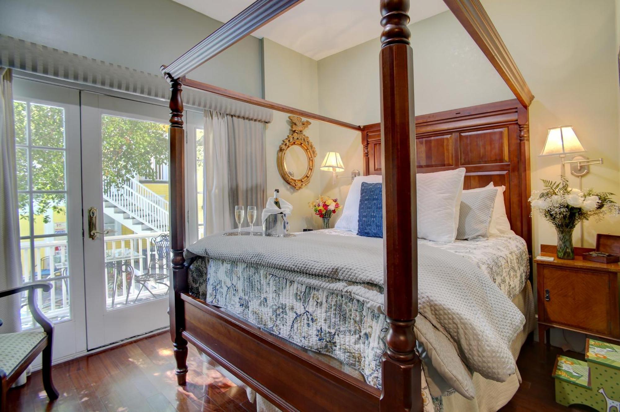 Azalea And Bed & Breakfast Savannah