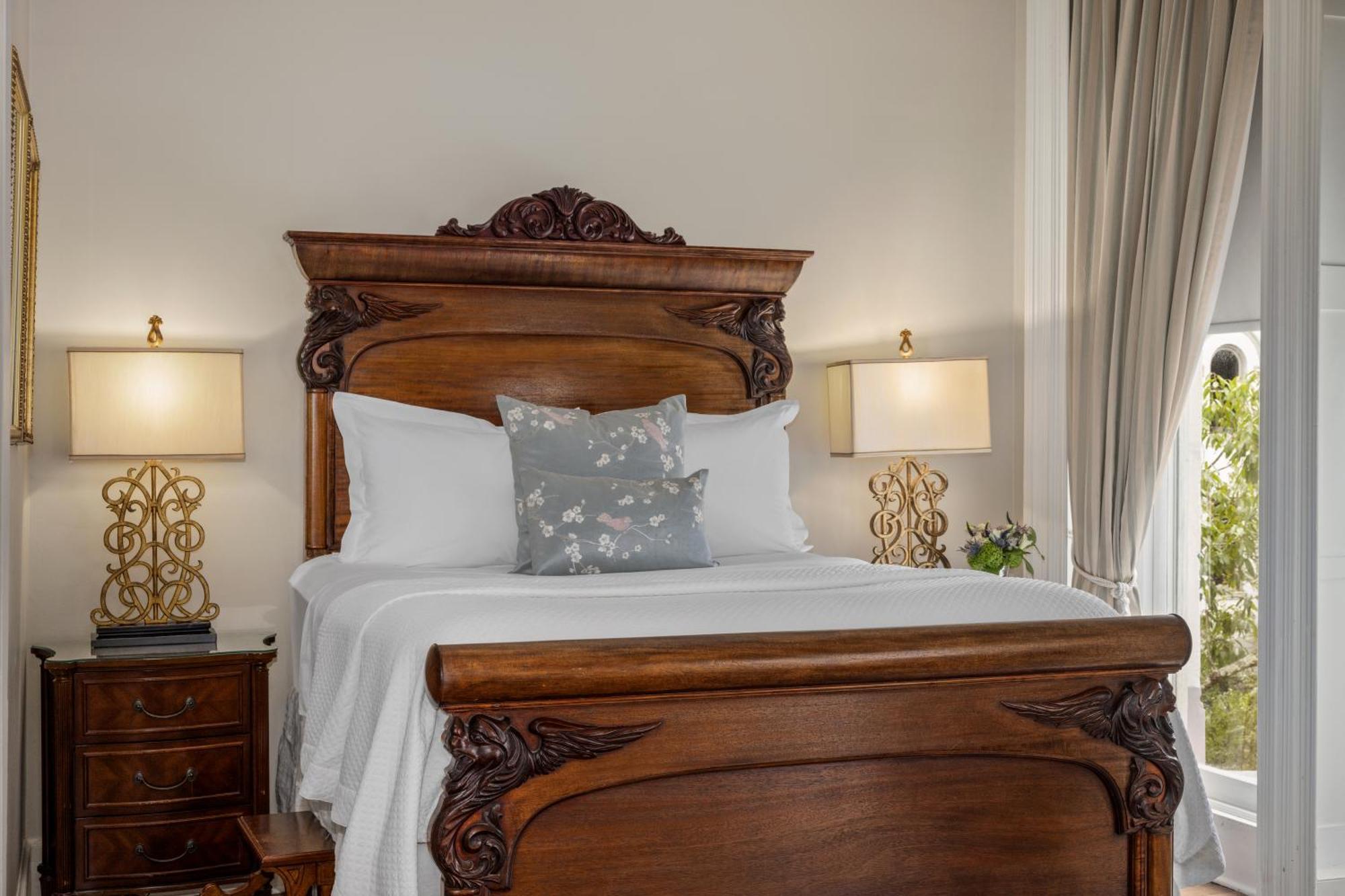 Inn Hamilton Turner
