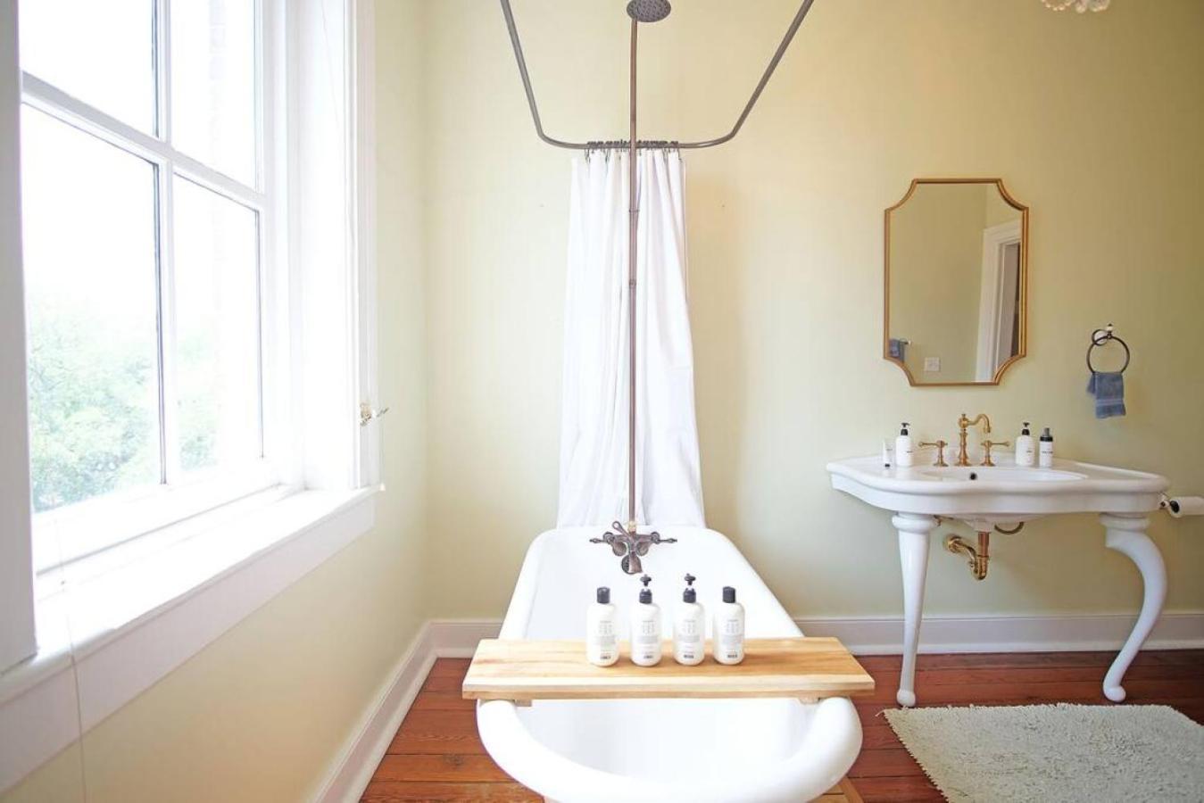 Holiday home 8br Historic Hamilton House *