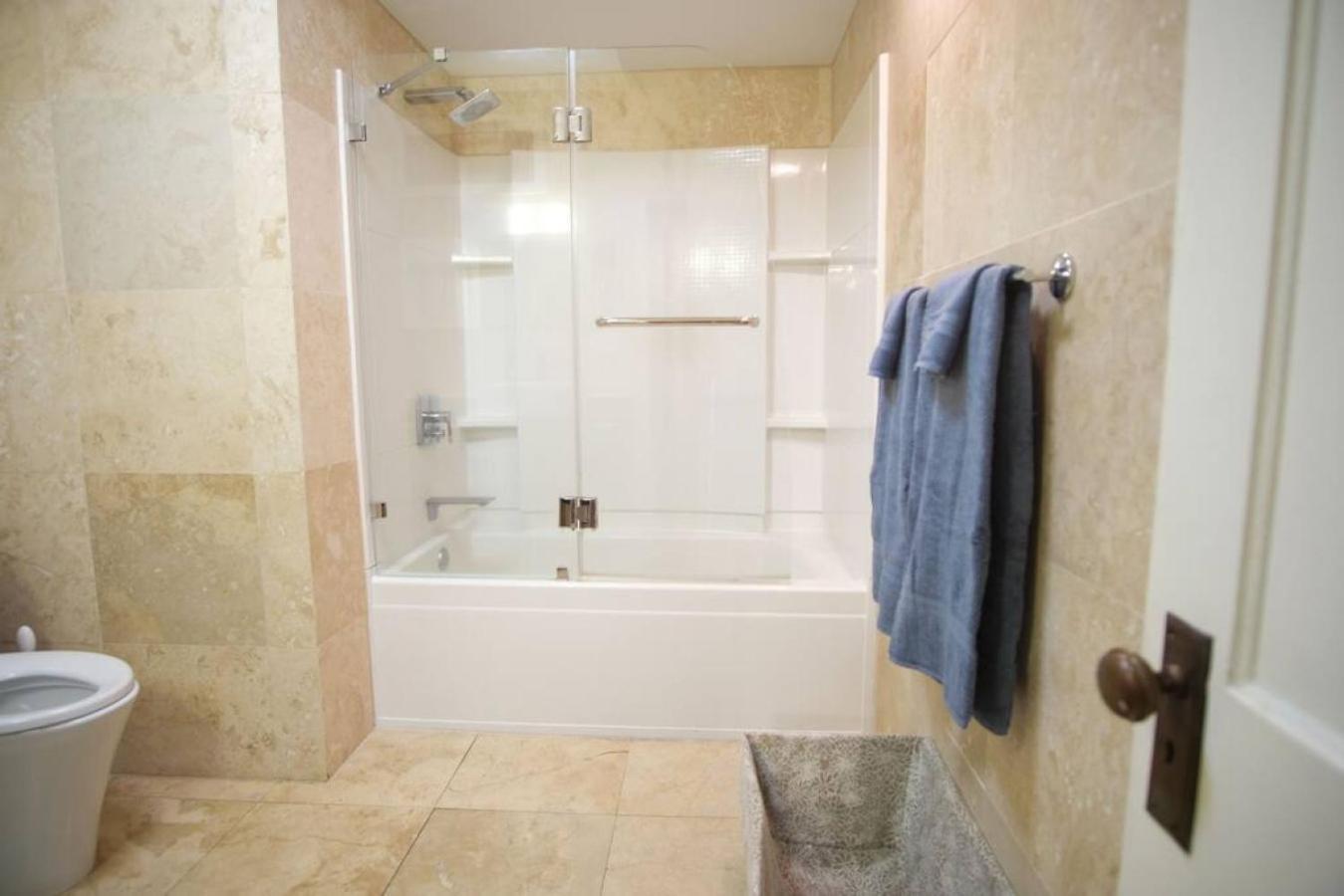 8br Historic Hamilton House *