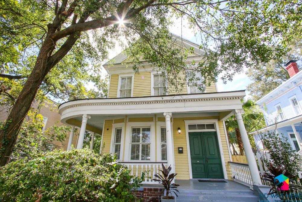 Holiday home Victorian Getaway Close To Forsyth Park Pets *