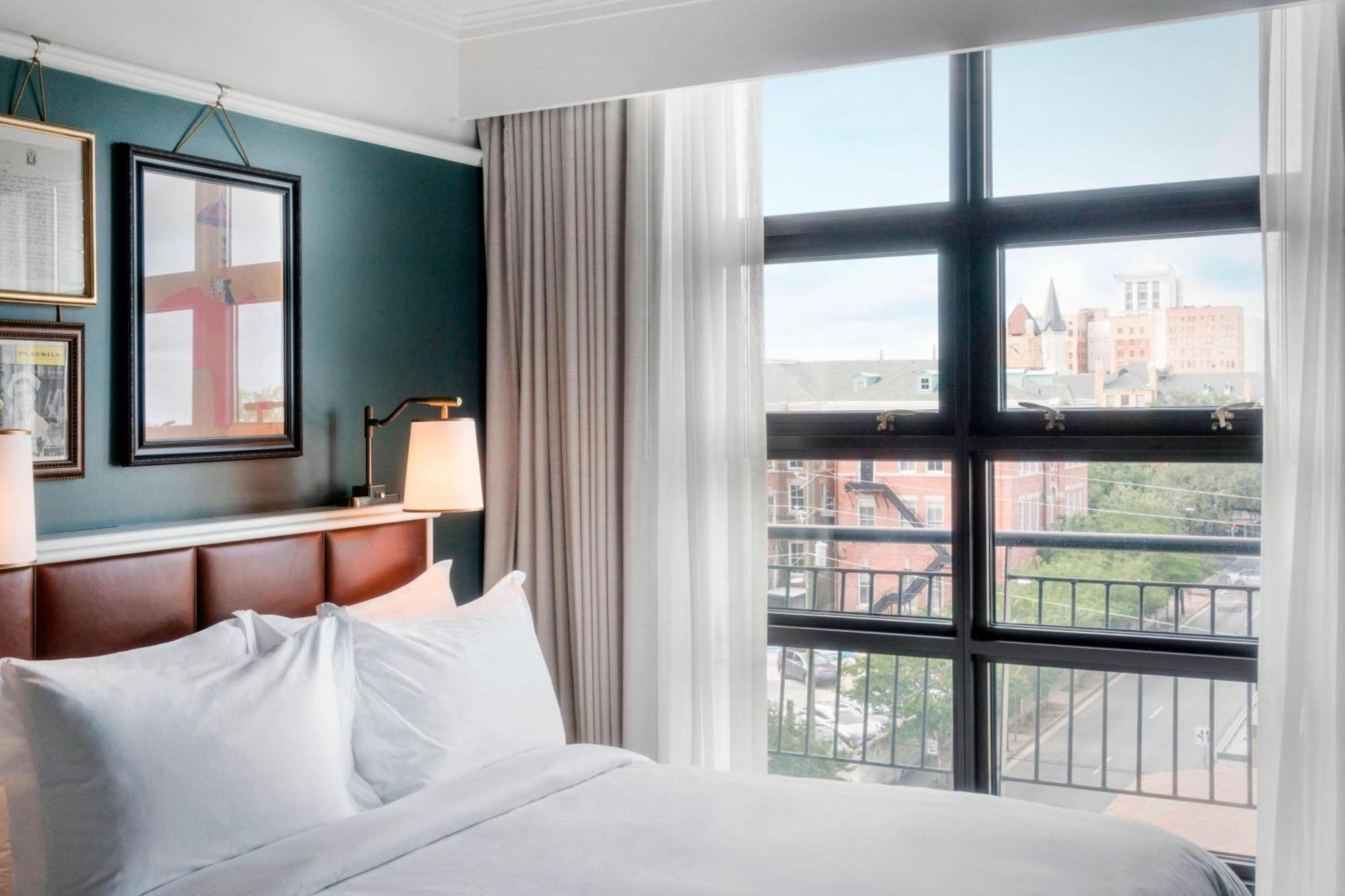 Perry Lane Hotel, A Luxury Collection Hotel,