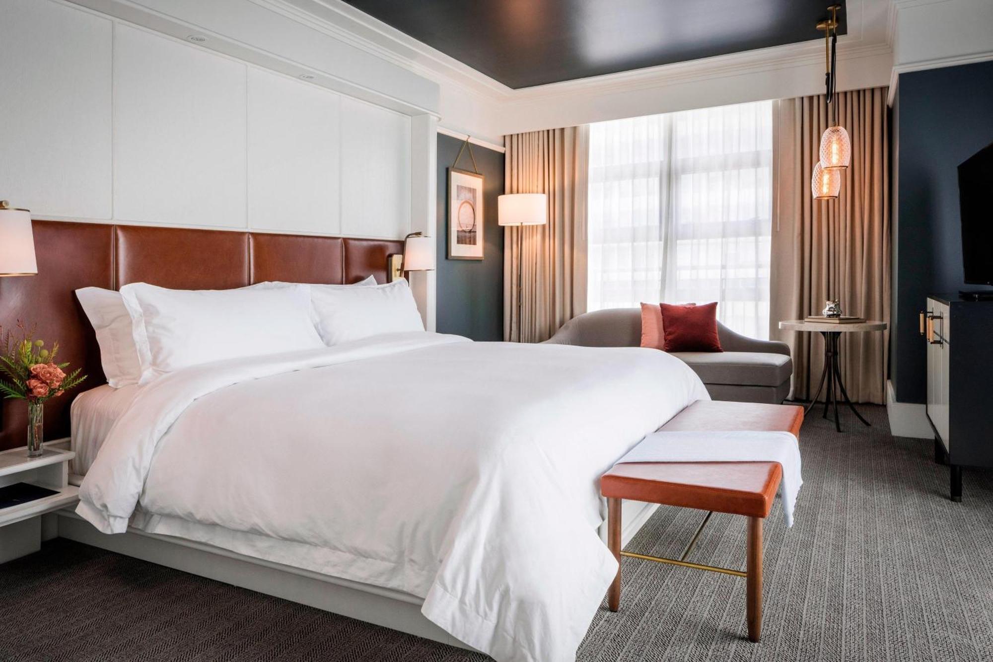 Perry Lane Hotel, A Luxury Collection Hotel, Hotel