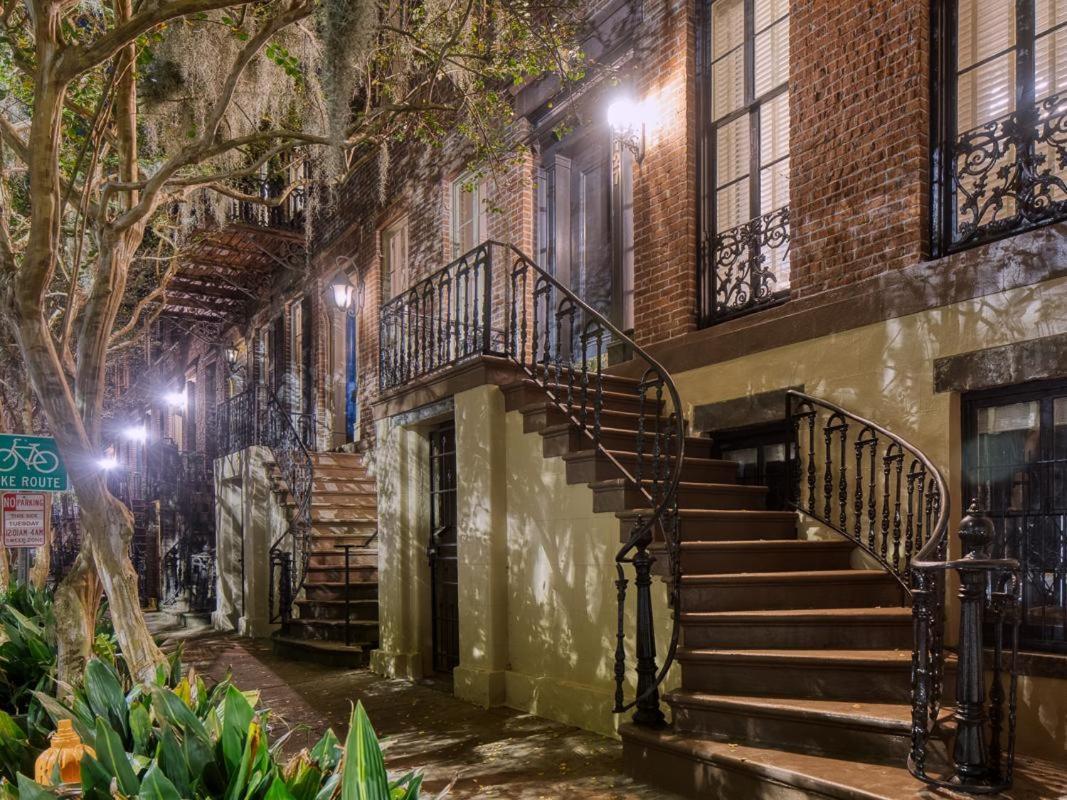 Gordon Holly Apartment *