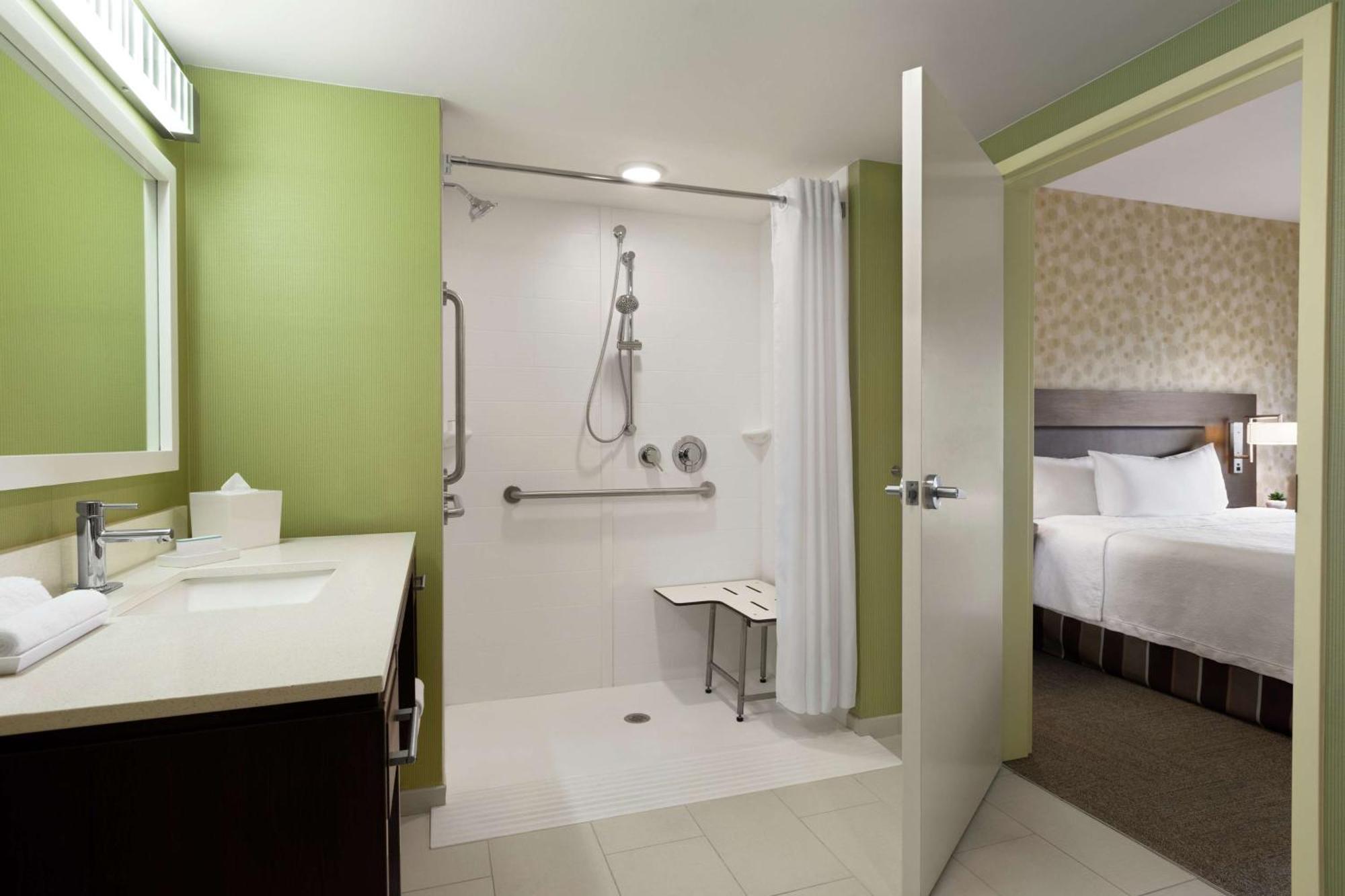 Hotel Home2 By Hilton Airport 3*