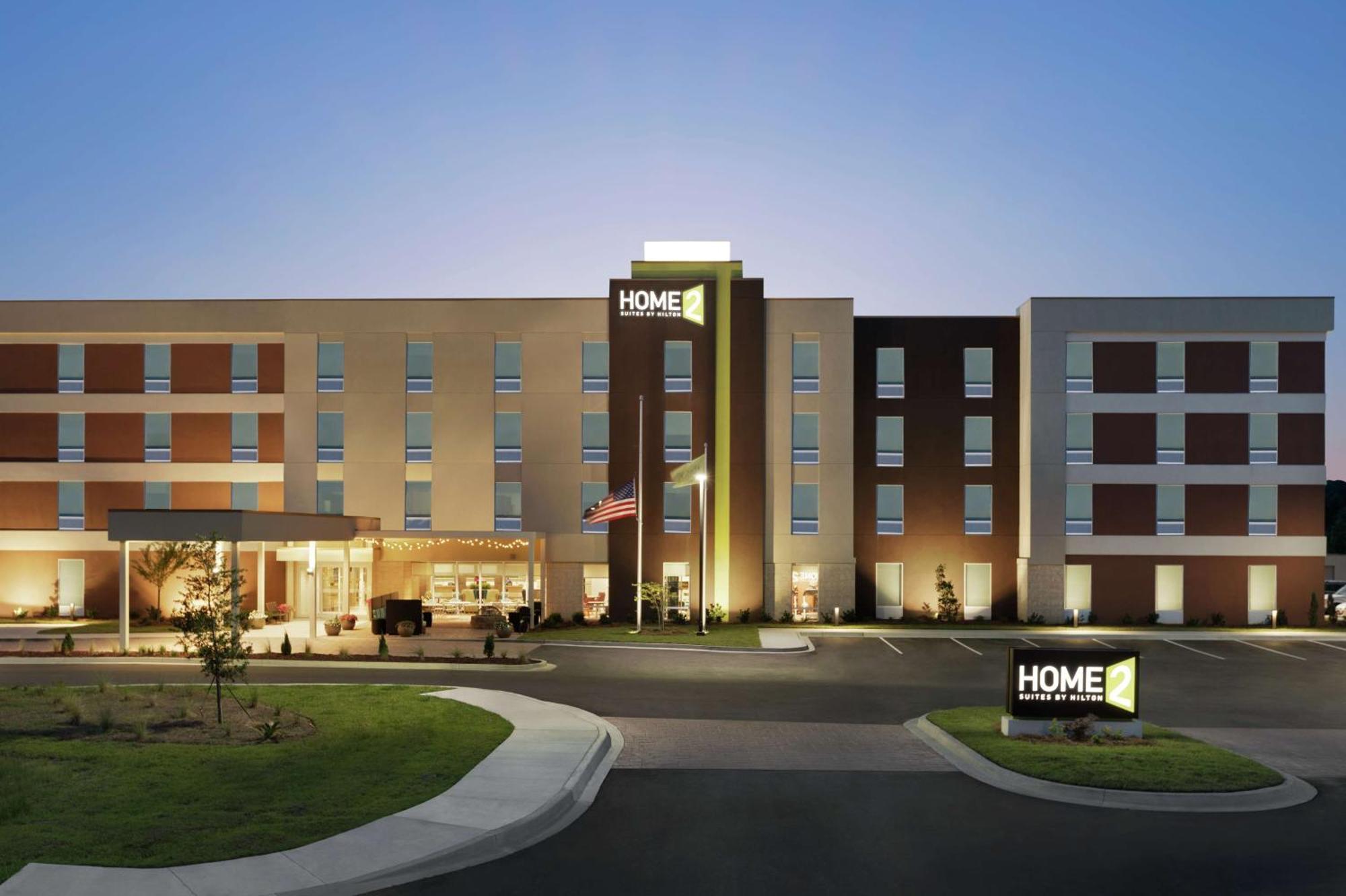 Home2 By Hilton Airport 3* Savannah