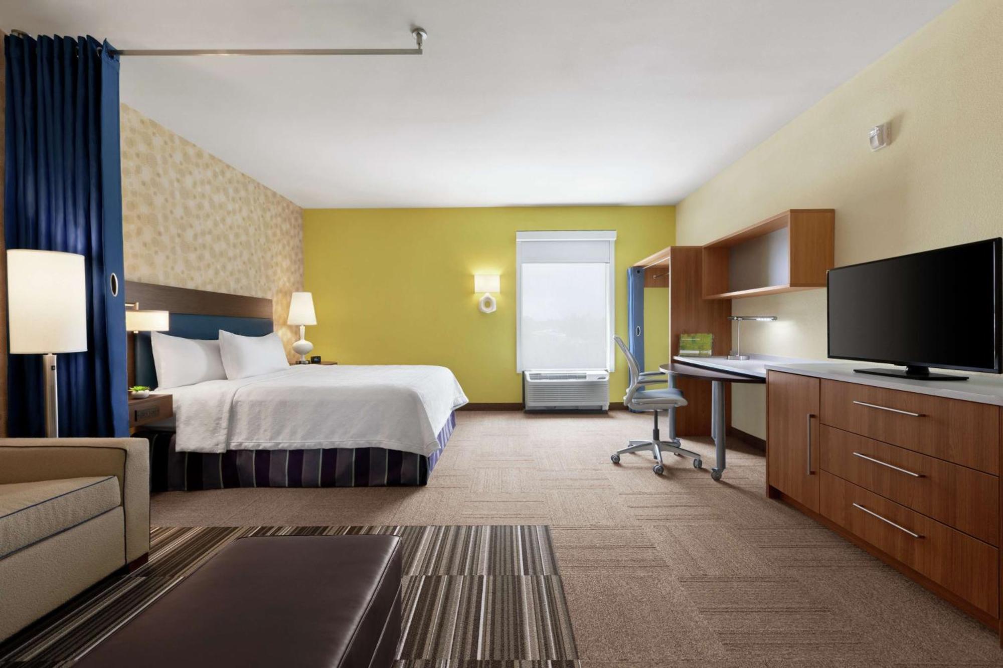 Home2 By Hilton Airport Hotel 3*
