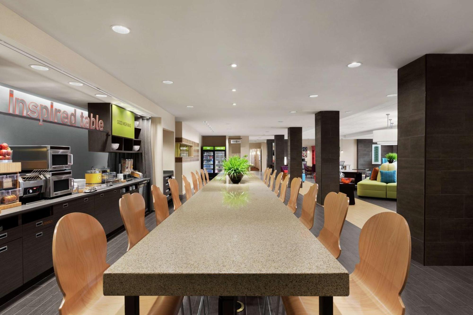 Hotel Home2 By Hilton Airport Savannah