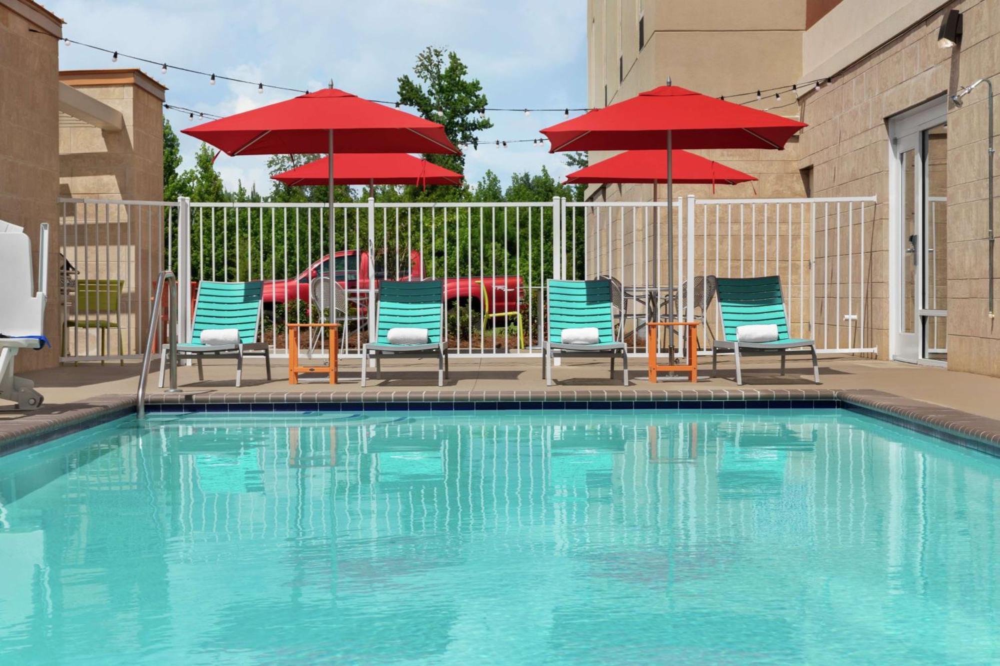 Home2 By Hilton Airport Savannah