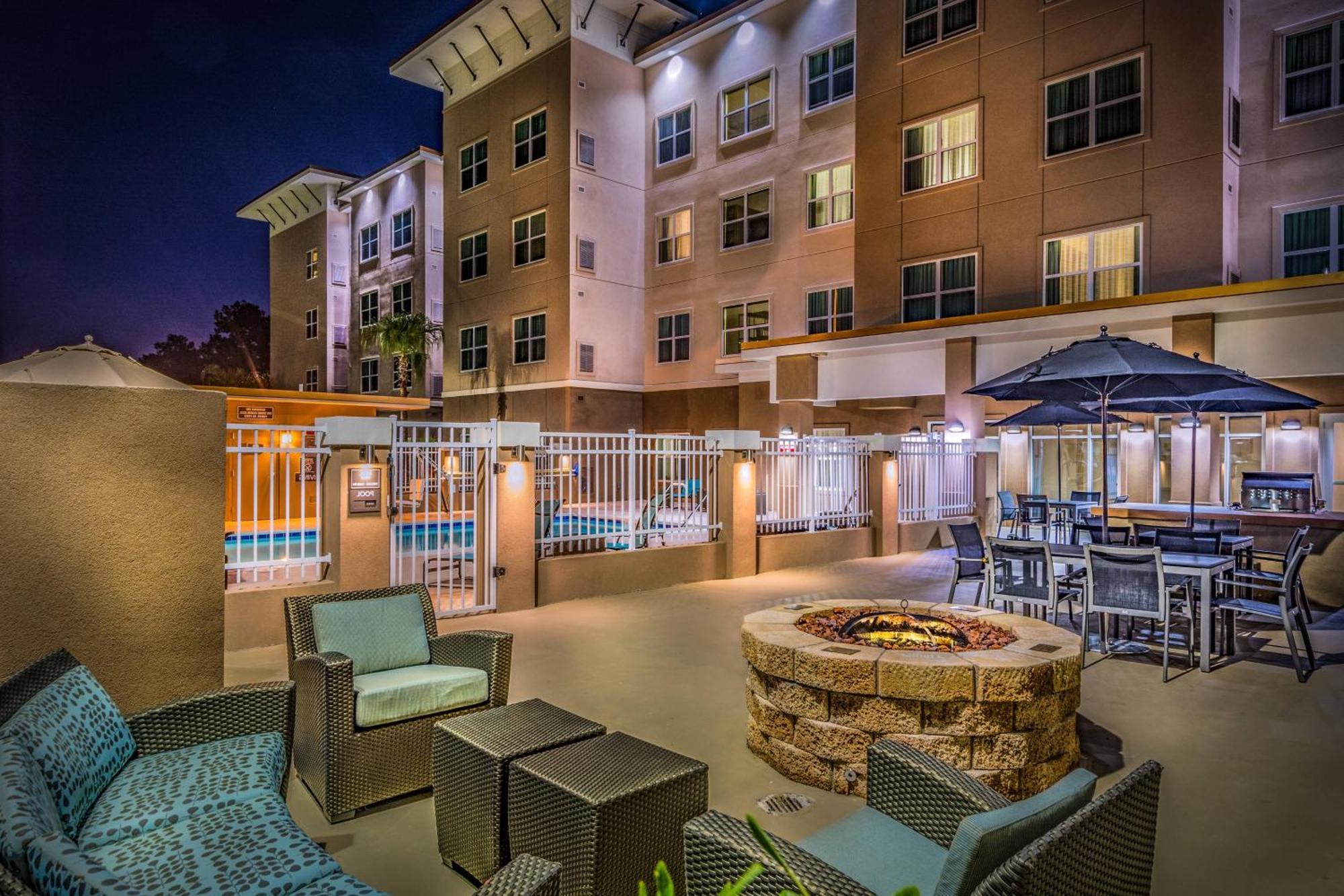 Hotel By Marriott Airport 3*