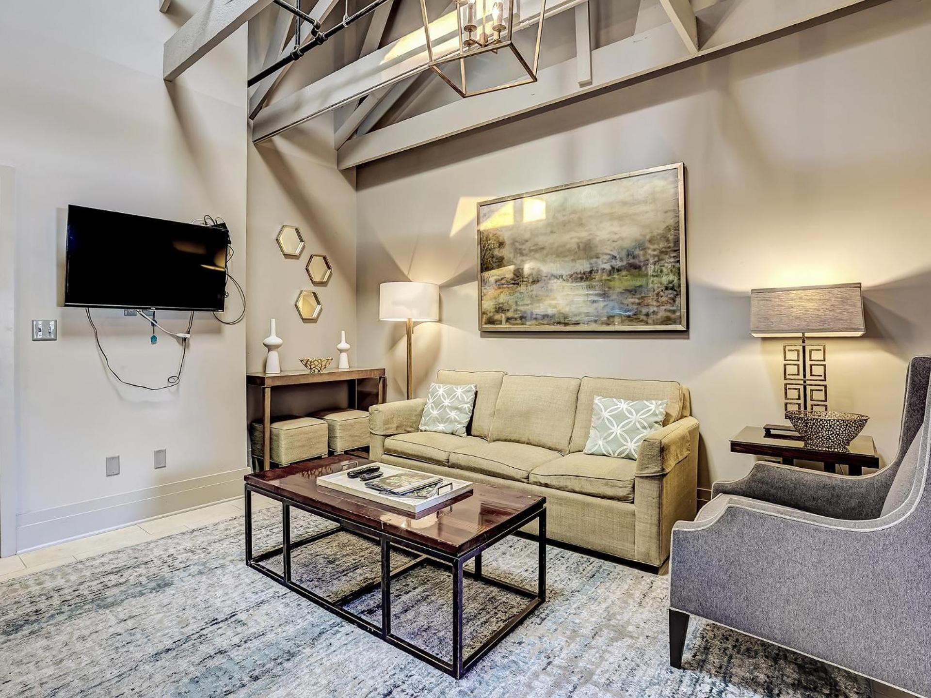 Parker's Collection - 8 Bedroom Apartment *