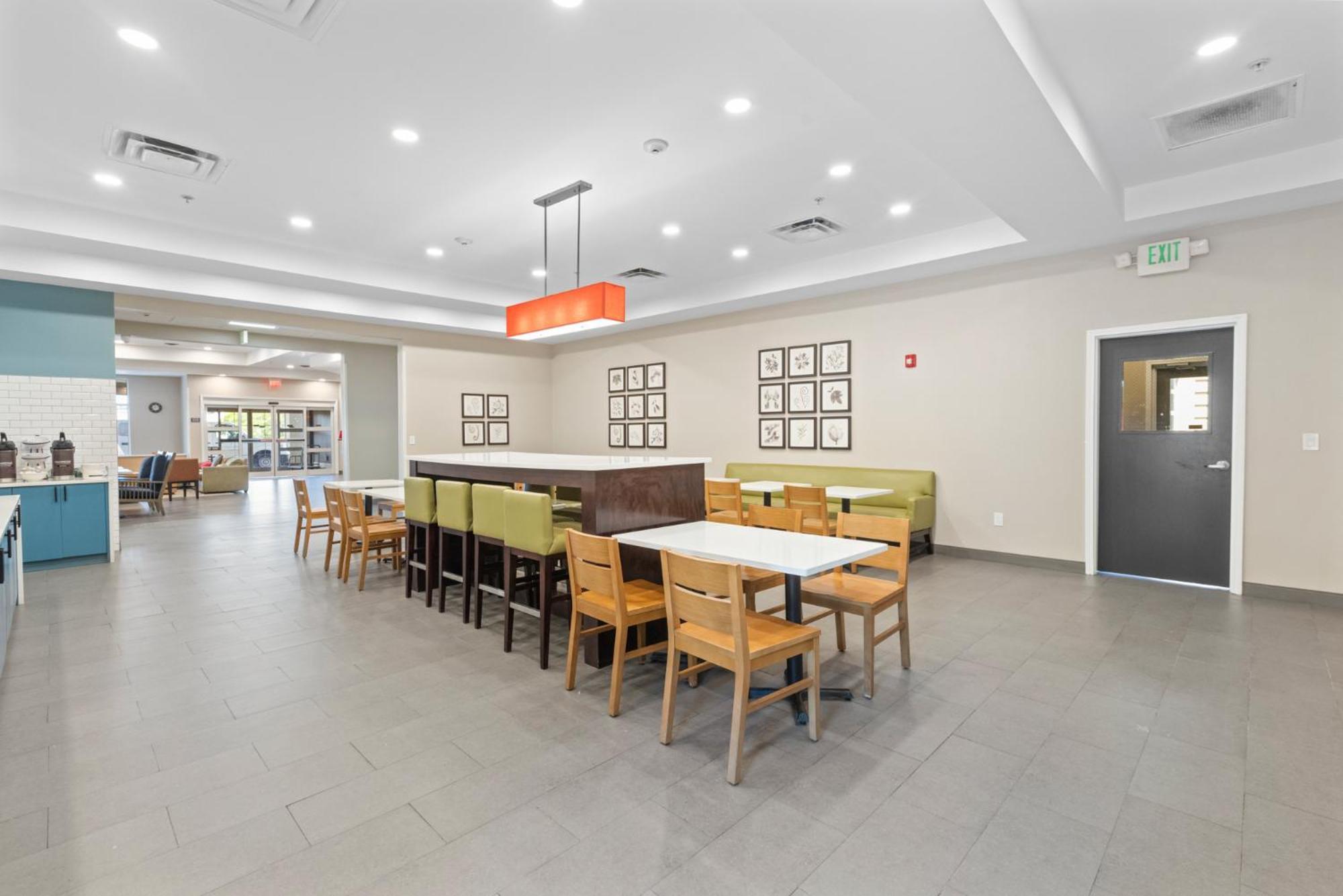Country & By Radisson, Airport, Ga Savannah