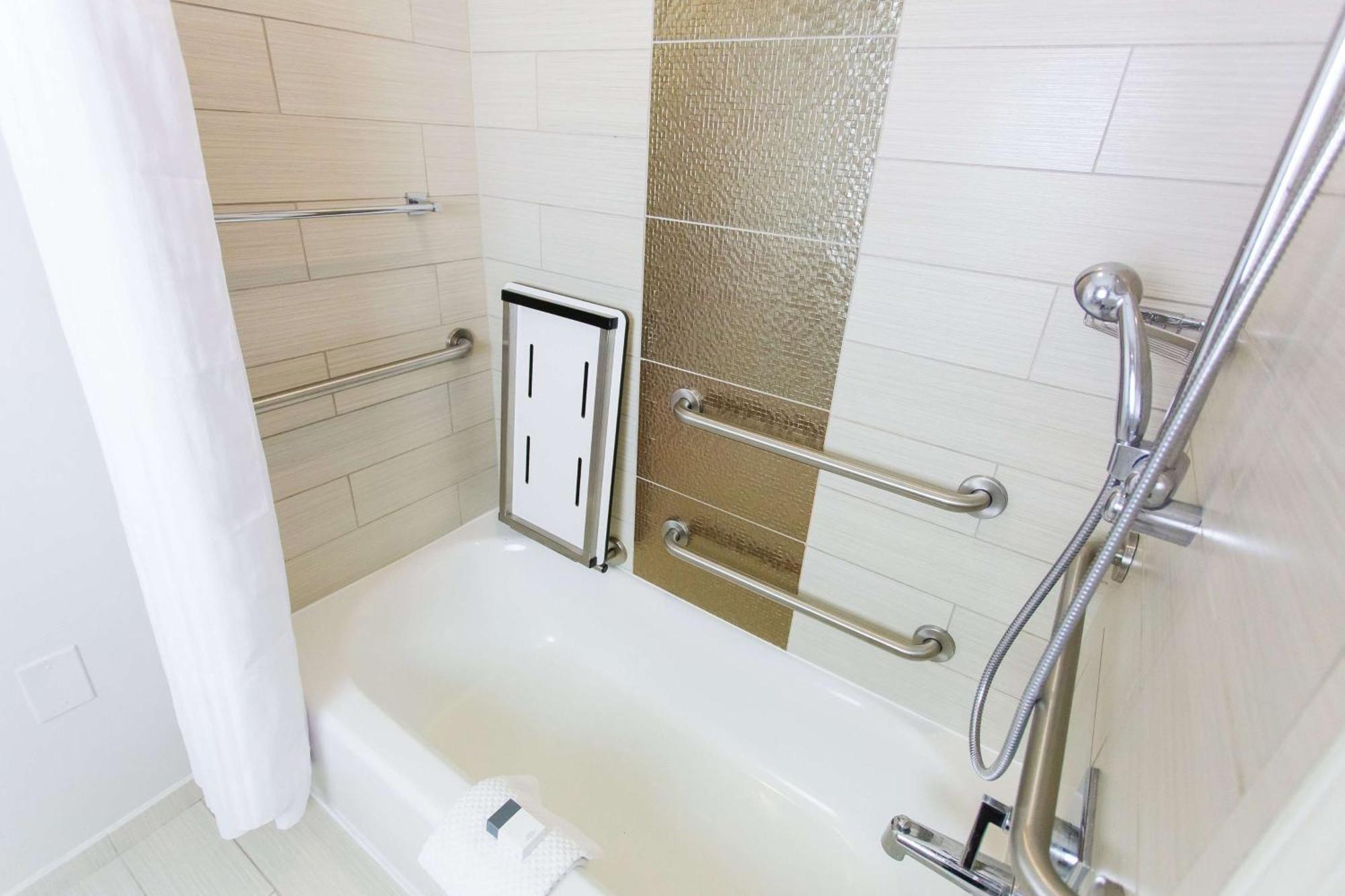 Doubletree By Hilton Historic Hotel 4*