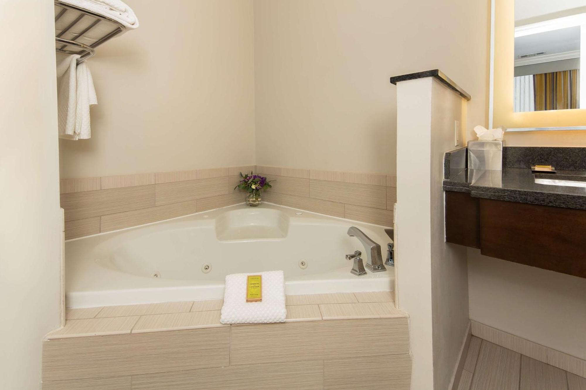 Doubletree By Hilton Historic Hotel 4*