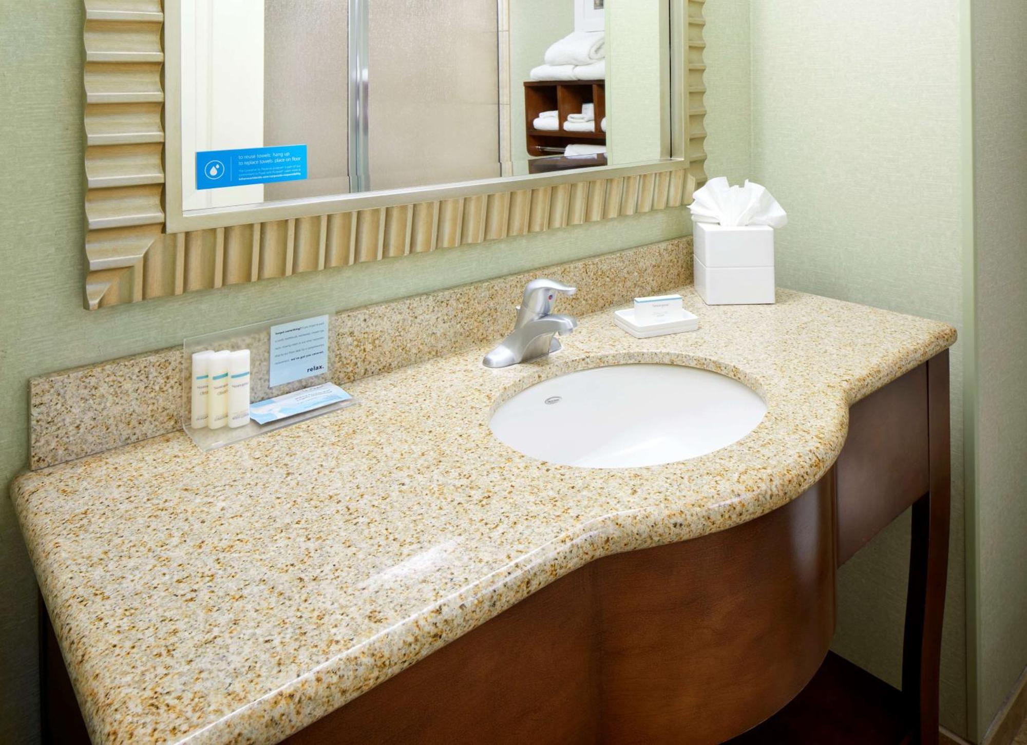 Hampton & Savannah/midtown Hotel