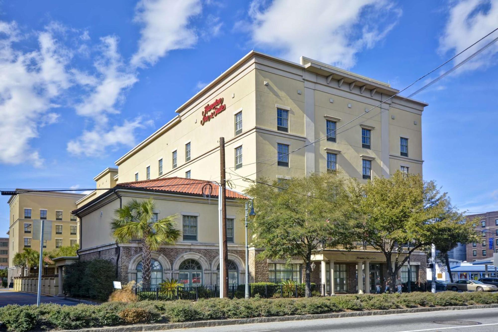 Hotel Hampton & Historic District 3*