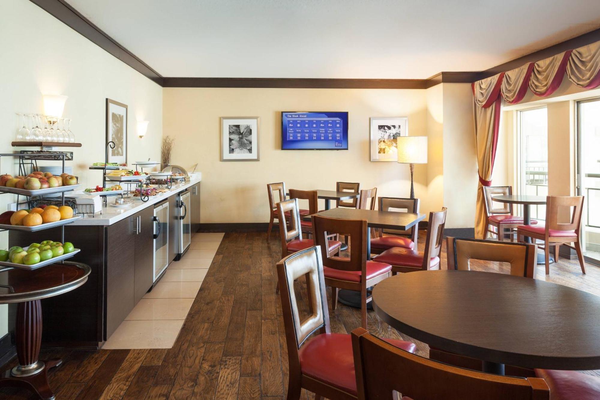 Marriott Riverfront Hotel