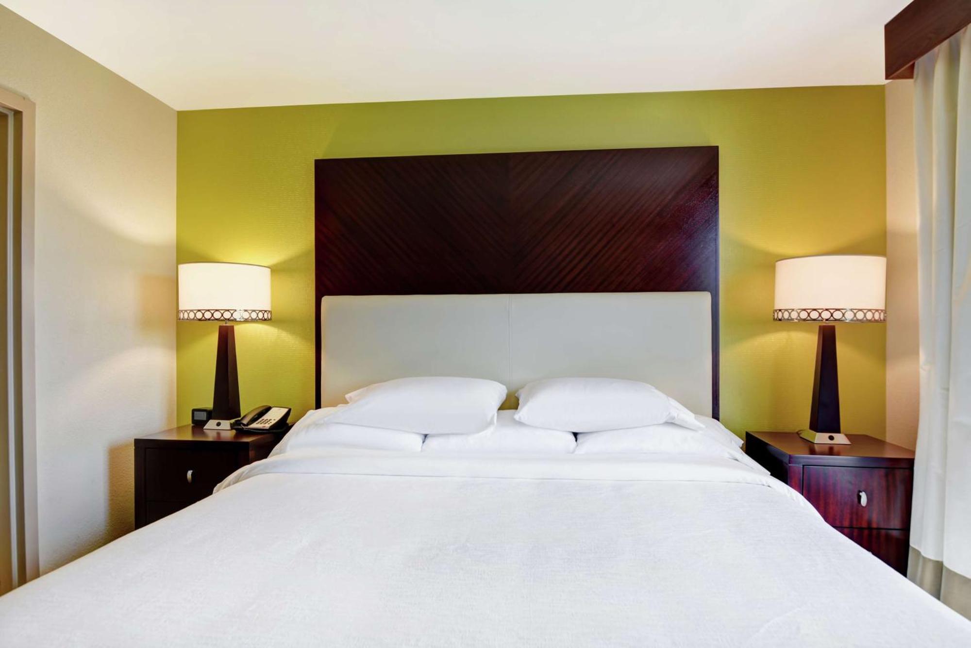 Embassy Airport Hotel 4*