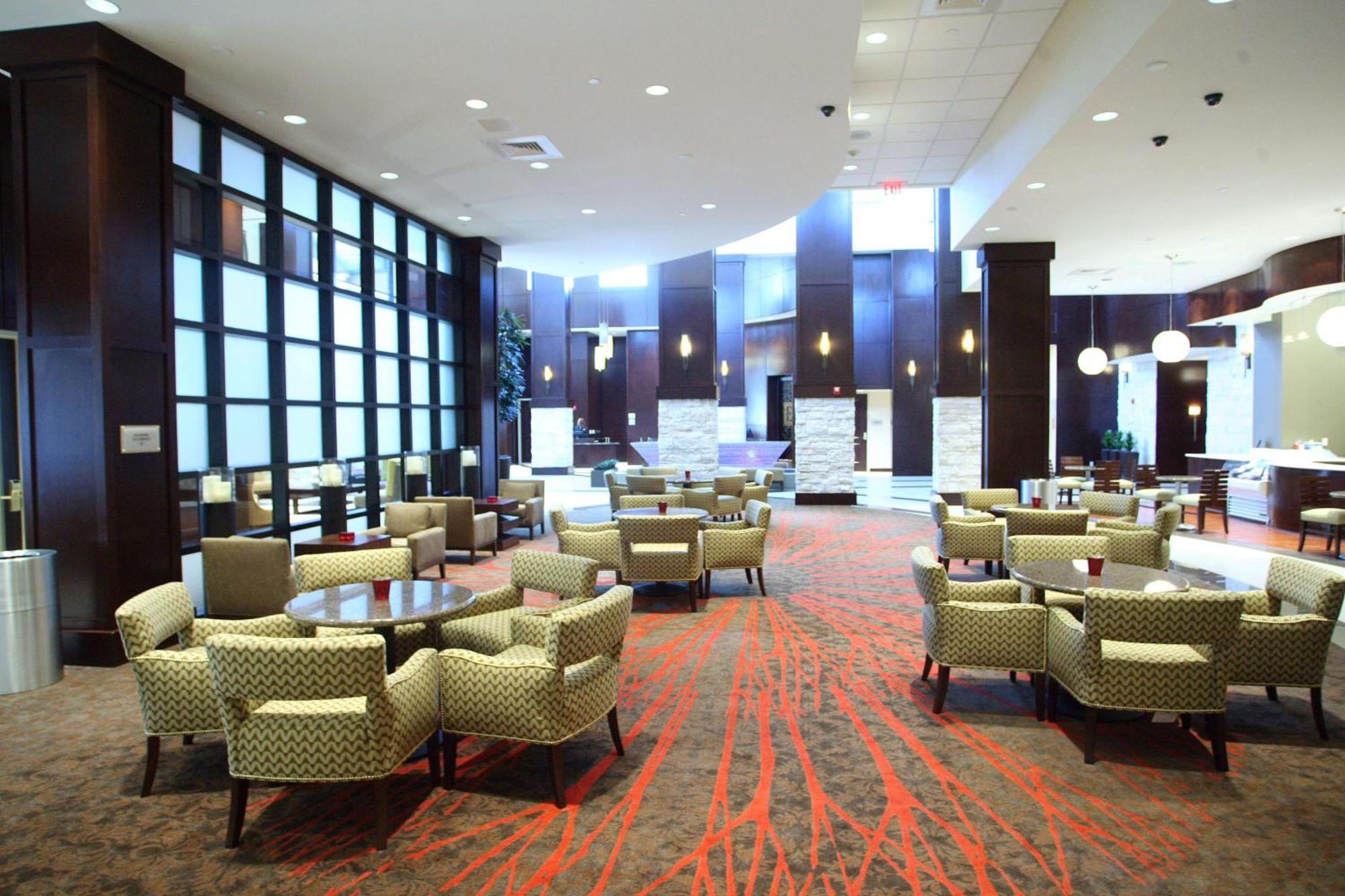 Hotel Embassy Airport 4*