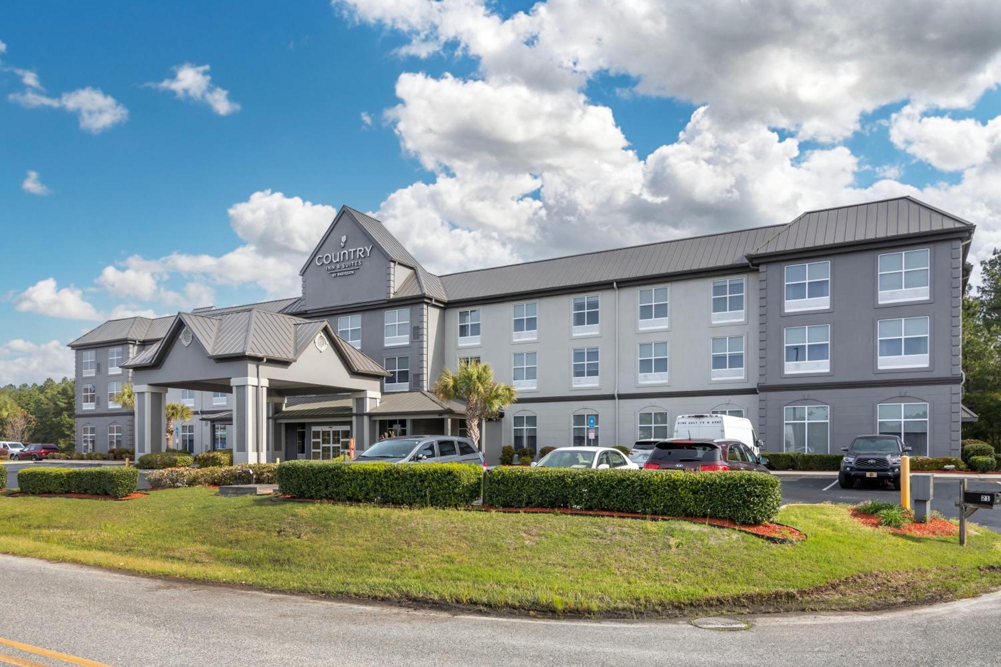 Country & By Radisson, Airport, Ga Hotel 3*