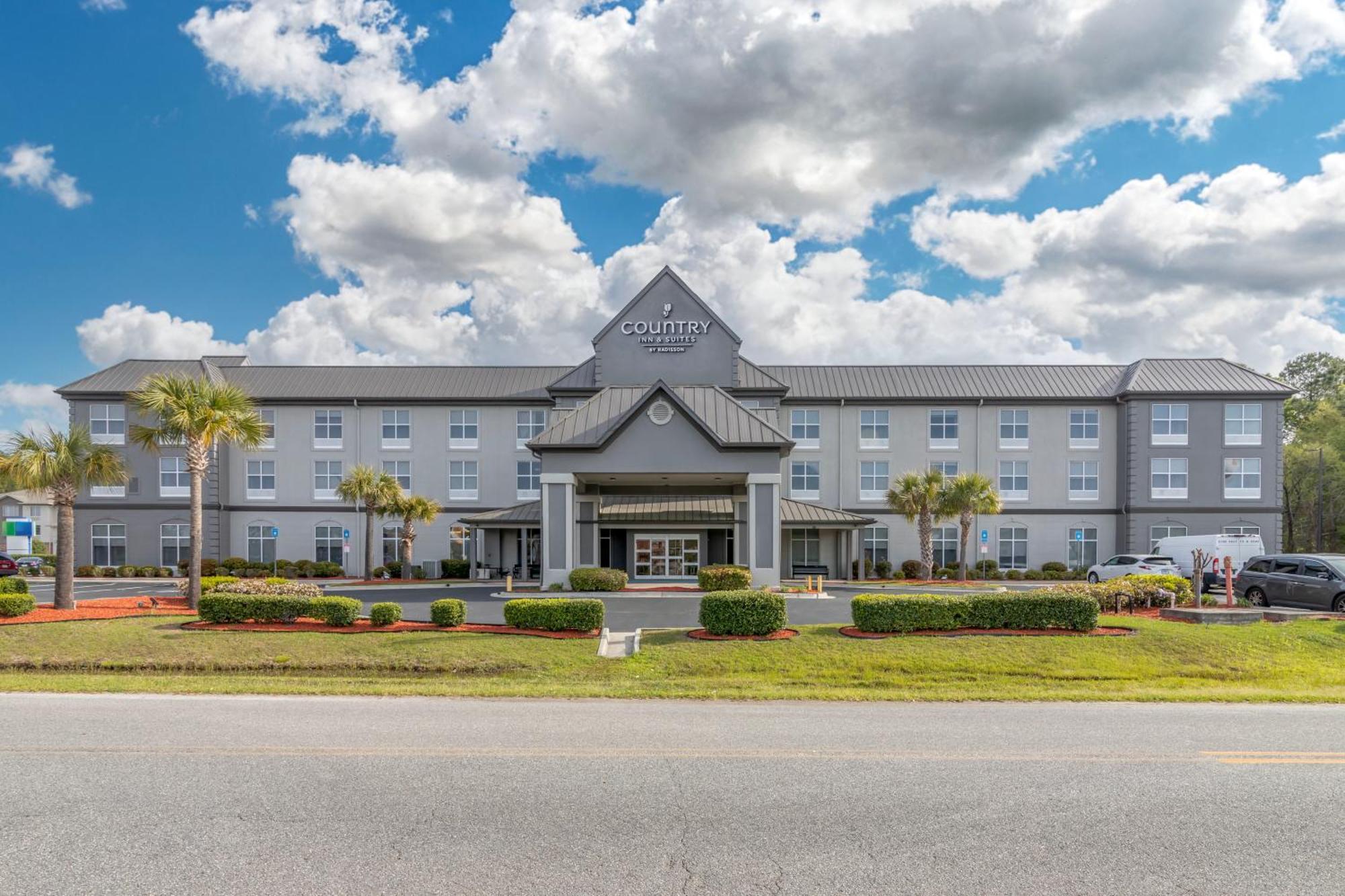 Country & By Radisson, Airport, Ga Hotel Savannah