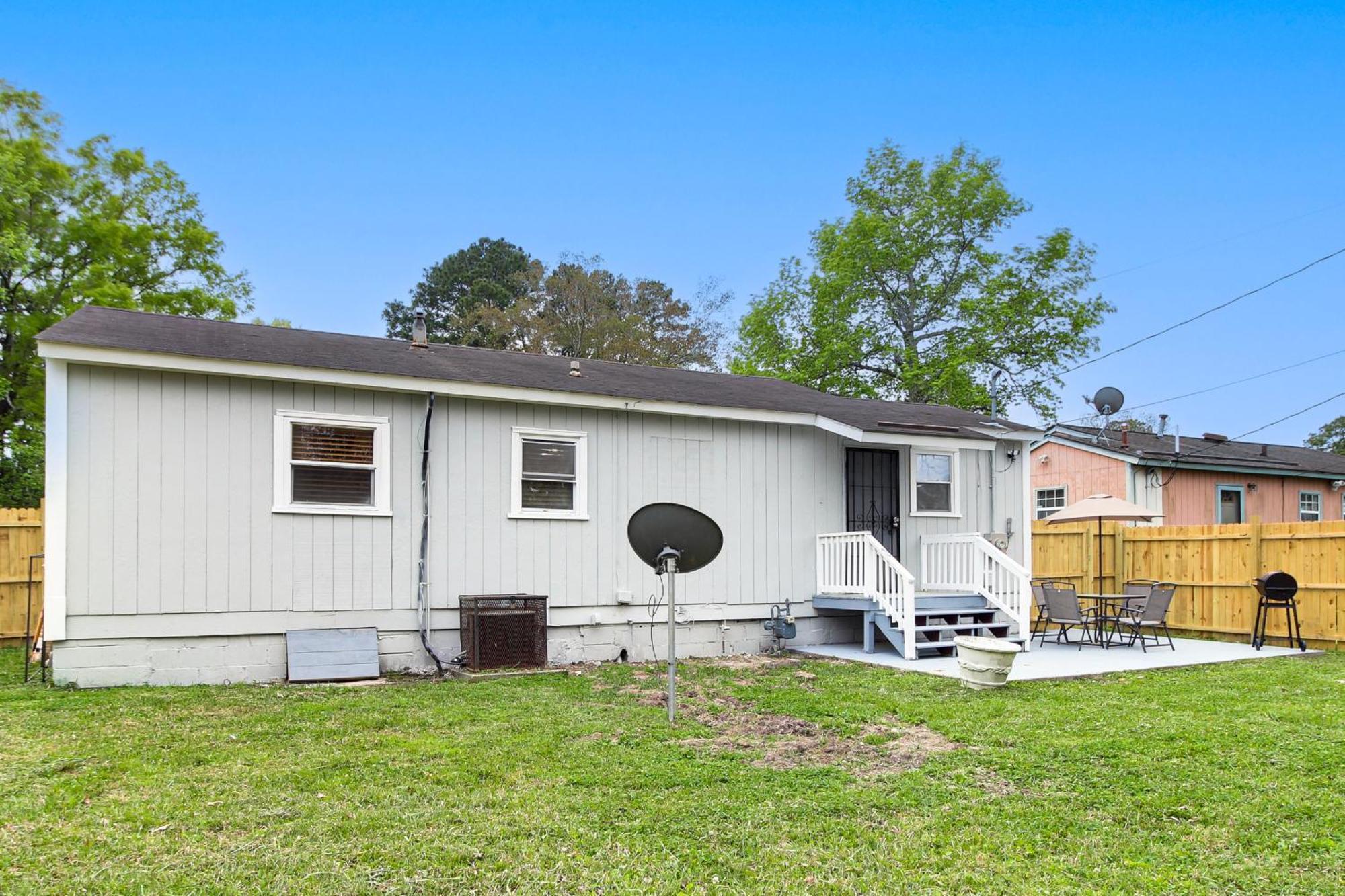 Holiday home Inviting With Yard 3 Mi To Downtown! Savannah