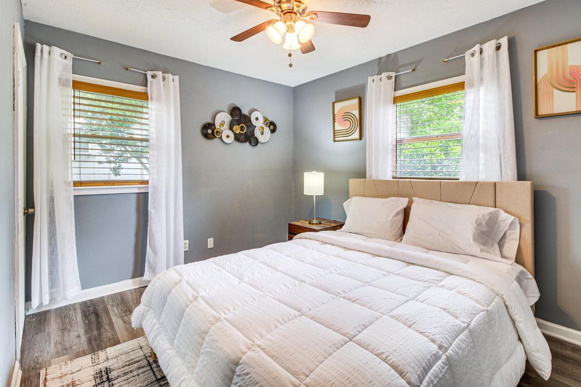 Inviting With Yard 3 Mi To Downtown! *