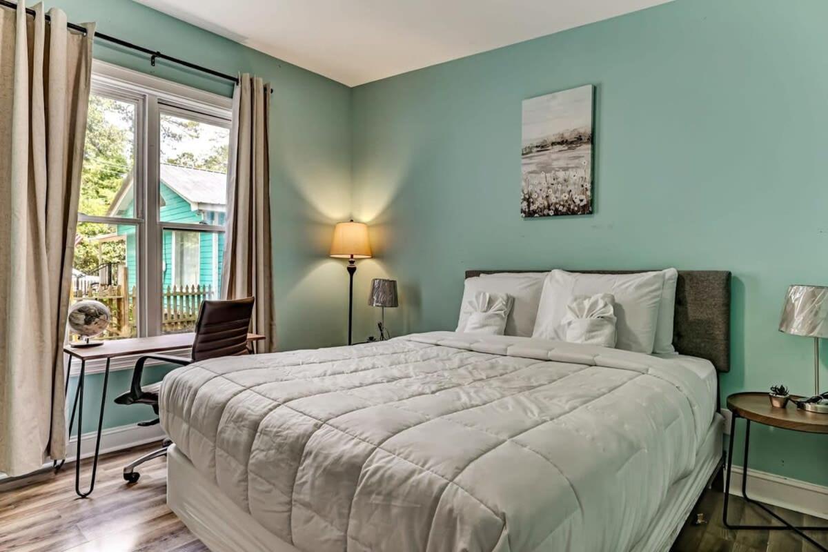 Sweet Sunny Retreat- House 2 Savannah