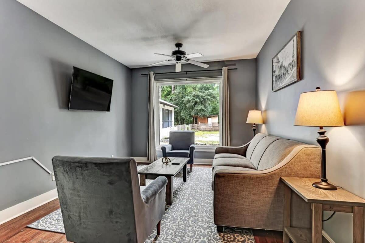 Sweet Sunny Retreat- Main House * Savannah