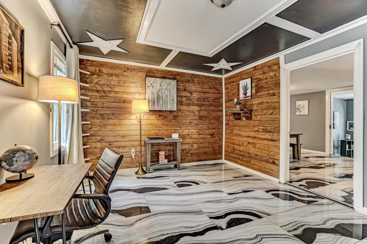 Sweet Sunny Retreat- Both Holiday home *
