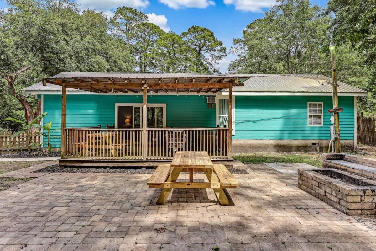 Sweet Sunny Retreat- Both Savannah