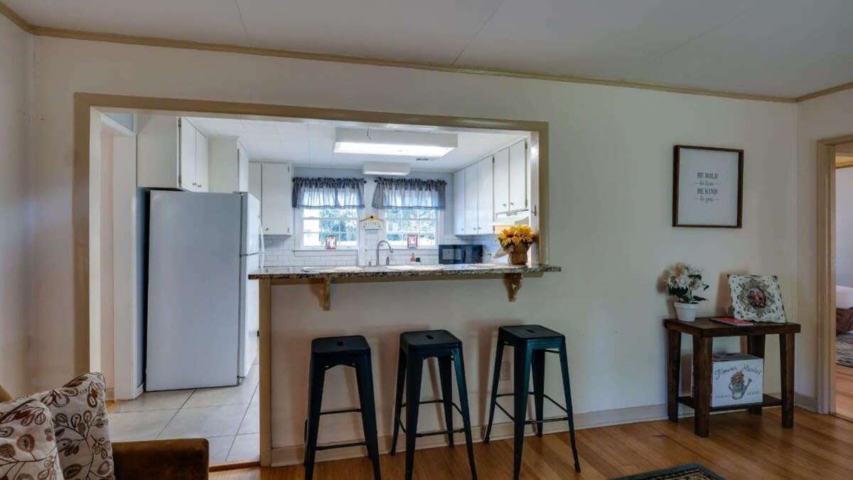 Humbly Happy On Hope Isle-island Feel-large Yard-private Holiday home