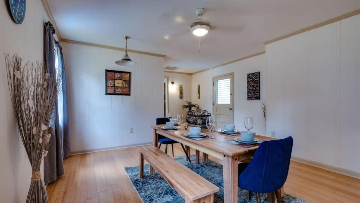 Humbly Happy On Hope Isle-island Feel-large Yard-private Holiday home Savannah