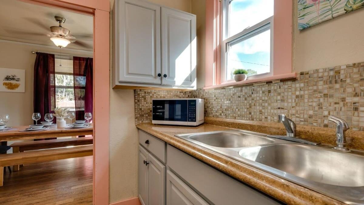Retro Rainbow At Herb River- Flamingo Flat #4 Apartment