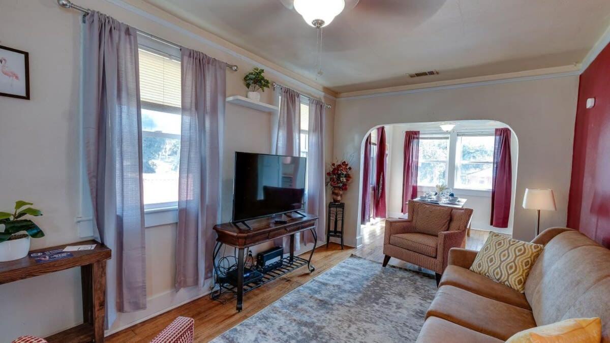 Apartment Retro Rainbow At Herb River- Flamingo Flat #4 Savannah