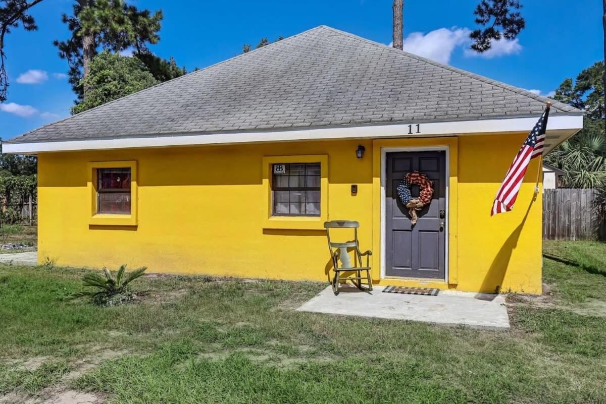 Holiday home Retro Rainbow At Herb River-canary #11 Savannah