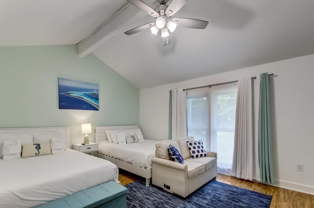 Holiday home 15 Mins To Tybee&downtown Fenced Yard & Firepit Savannah